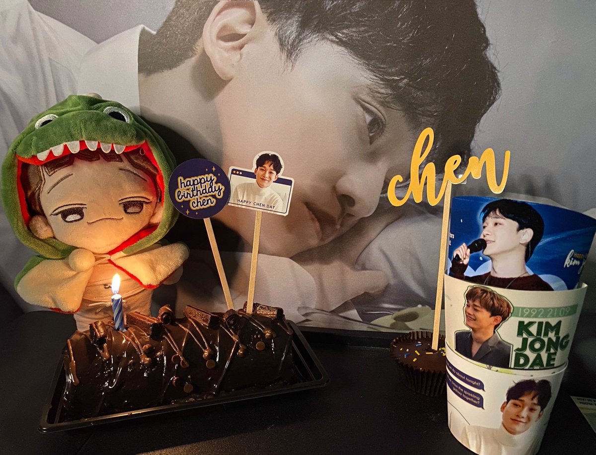 soonDAElion21's tweet photo. Happiest birthday to my northern star kim jongdae who shines bright wherever he goes 🌟. You've been an inspiration and will always be. My wish is your happiness! We love you. 🧡

#OurPolarisChenDay
#HappyChenDay
#첸 #종대 @weareoneEXO https://t.co/ZkAwmF2G1J