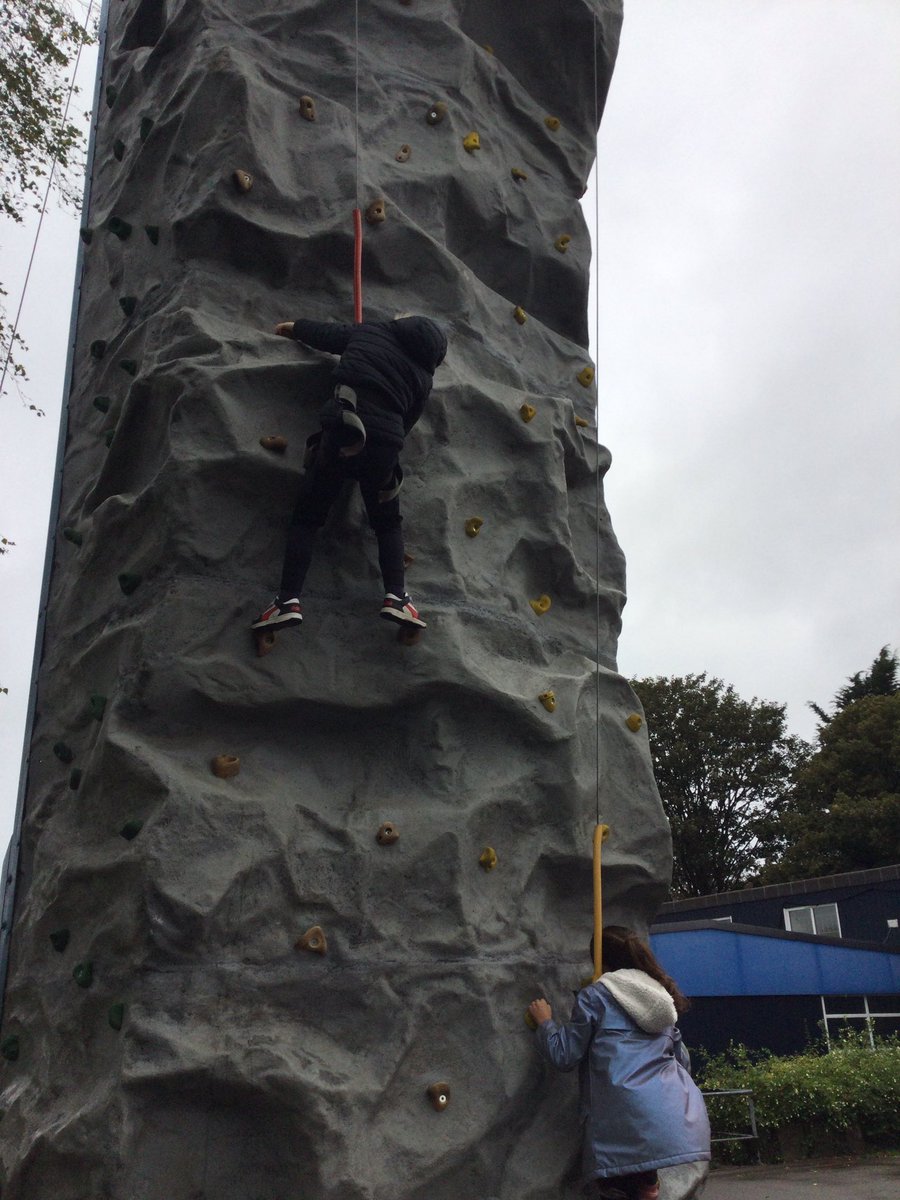CCCRPrimary's tweet image. Year 3 have absolutely smashed rock climbing- we knew they were monkeys really! Loved the resilience! #challengeweek 2/ 3