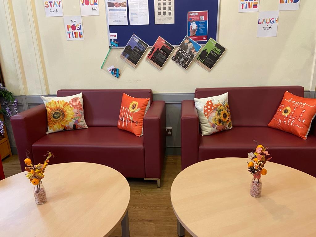 WrvsServWelfare's tweet photo. Lunch time gathering in the WRVS centre @6RegtRLC The perfect spot to connect with friends and engage in friendly conversation with our welcoming WRVS team.  Autumn decorations by Liz 🍂🎃 #Dishforth. https://t.co/ieYRyeFfo6