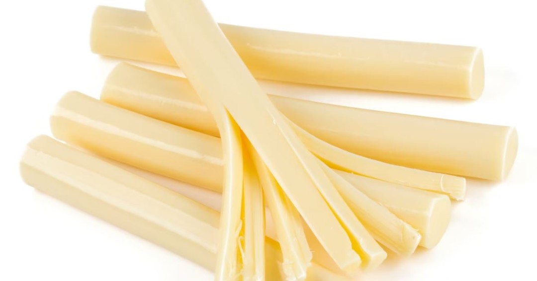 OCPS_FNS's tweet photo. Happy National String Cheese Day! Did you know that String Cheese is an excellent source of calcium -with 20 percent of the daily-recommended intake. It is also high in protein and low calorie. Cheers to the Cheese String! #stringcheeseday #healthysnack https://t.co/1NjH0fAQqU