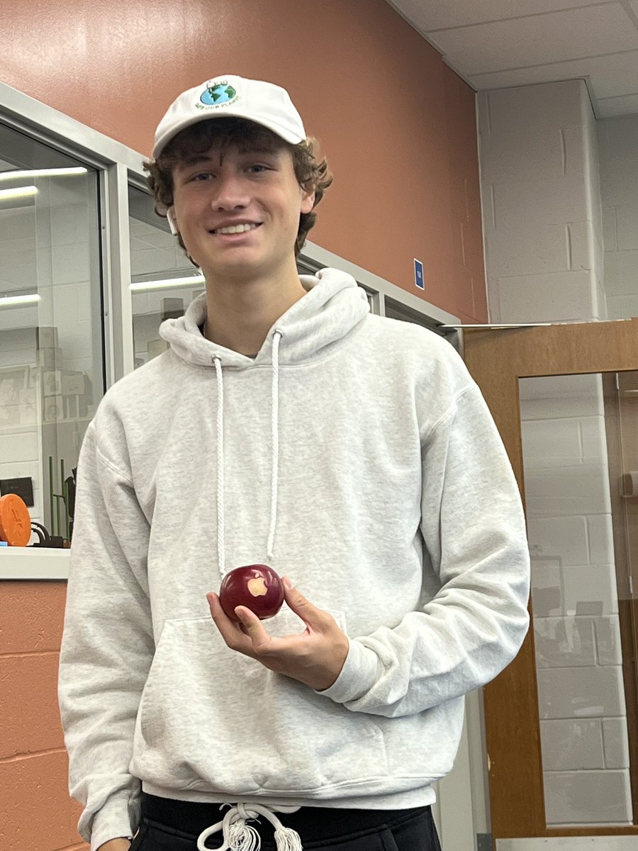 In this weeks “can we?” Series. We figured out how to laser an apple on an apple. There is a word for that!! <a href="/EpilogLaser/">Epilog Laser</a> <a href="/ranger_fab/">North High Fab Lab</a> @mrslegerski <a href="/WEstemLADY/">Gail Myers</a> <a href="/WES_SouthHS/">Willoughby South High School</a>