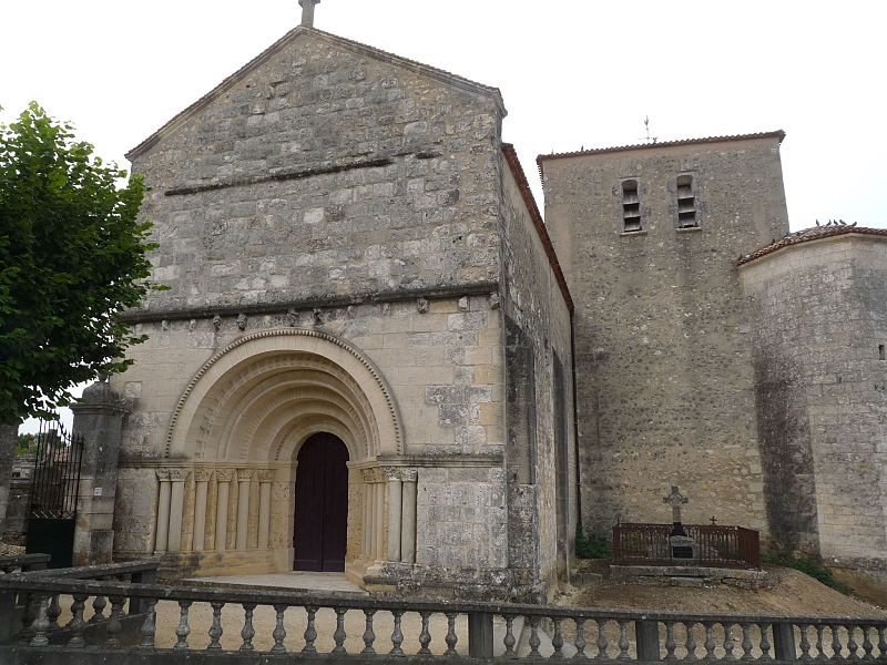 MonumentumFr's tweet image. Eglise Saint-Vincent à #Montguyon (#CharenteMaritime) Edifice en forme de croix latine, composé d'une nef, d'un transept, d'un choeur et d'un sanctuaire qui se termine en forme d'abside. Le clocher a été constr...
Suite 👉 monumentum.fr/monument-histo…
#Patrimoine #MonumentHistorique