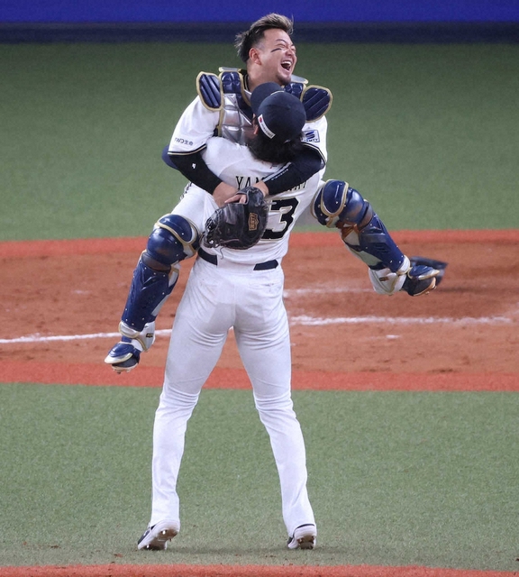 NekoSuke5_5_1's tweet photo. ←2019年森友哉
　2023年森友哉→ https://t.co/hw6wfs8qBm