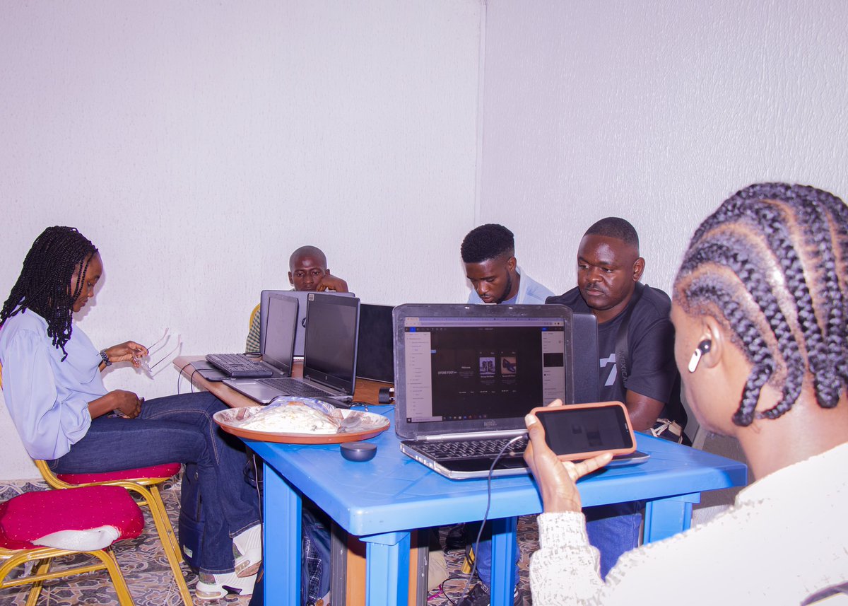 code_plateau's tweet image. Investing in digital skills is not just an option, it&apos;s a necessity for our youth to succeed in the future job market. 

Let&apos;s make sure they&apos;re equipped with the tools they need to excel. 

#CodePlateau