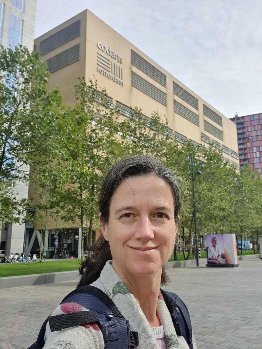 MSanchoClarinet's tweet photo. Today, new experiences and learning in Codarts Rotterdam. Thank you very much Virág Dezsö for inviting me 😃🎶 #musicalityofmovement #research #erasmusscholarship #ConservatorioSuperiorCoruña https://t.co/GzD9AdIO4k