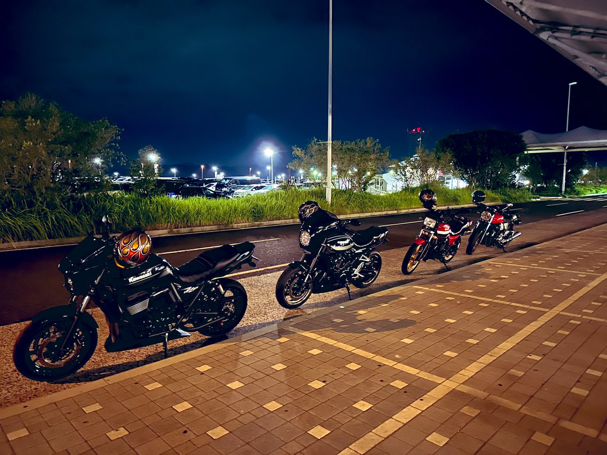 naooooooyuki's tweet photo. 昔からの仲間とまたこうやってバイクで繋がるの嬉しい🏍³₃
 #z900rs https://t.co/wVGP1Ne2BV