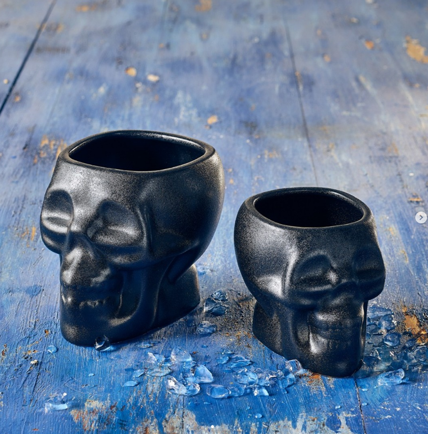 MAC_FoodService's tweet image. Let the countdown to Halloween begin! Only 1 month to go, and these skull cups are the perfect way to add a touch of eeriness to your celebrations. #SkullCups #HalloweenReady #HalloweenDrinks #SpookySips #HalloweenParty #SipIntoTheSpirit #Halloween2023 #CreepyCocktails #barwear