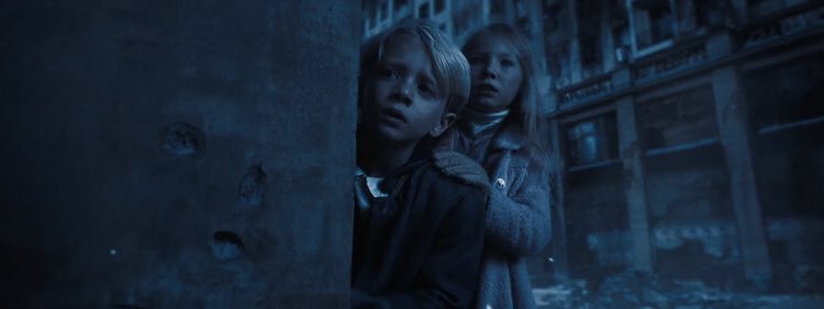 SacTributos's tweet photo. No trailer tivemos o vislumbre da cena em que Tigris e Coryo presenciam Nero Price comentendo c*nib*lism*, essa será a abertura do filme de acordo com Nina Jacobson 

TRAILER HUNGER GAMES https://t.co/9H8oFGzocl