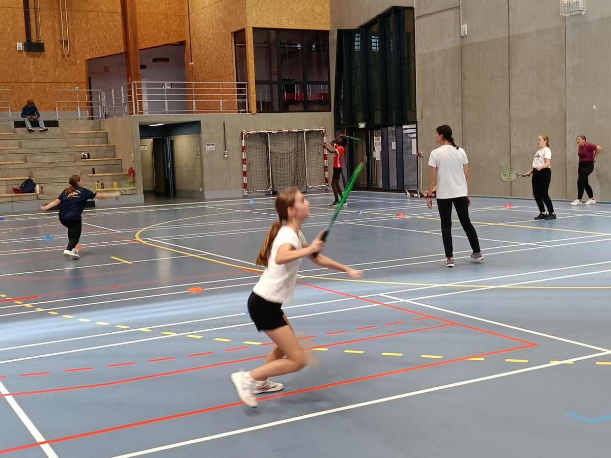 monsieurchrisbl's tweet photo. Le collège de Parsac participe à la #JNSS2023 à Guéret. Merci @CdosCreuse @Departement_23 @aclimoges @Dsden23 pour cette très belle organisation ! https://t.co/3xaEgkCjwf