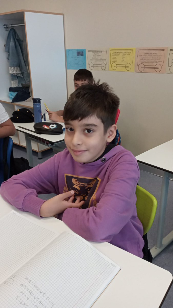 uobatikent's tweet photo. Uğurlu 4.Sınıf öğrencilerimiz matematik dersinde "Doğal Sayıları" öğreniyor. 📒✏️
#ugurluolmak https://t.co/OsvB3wZPGZ