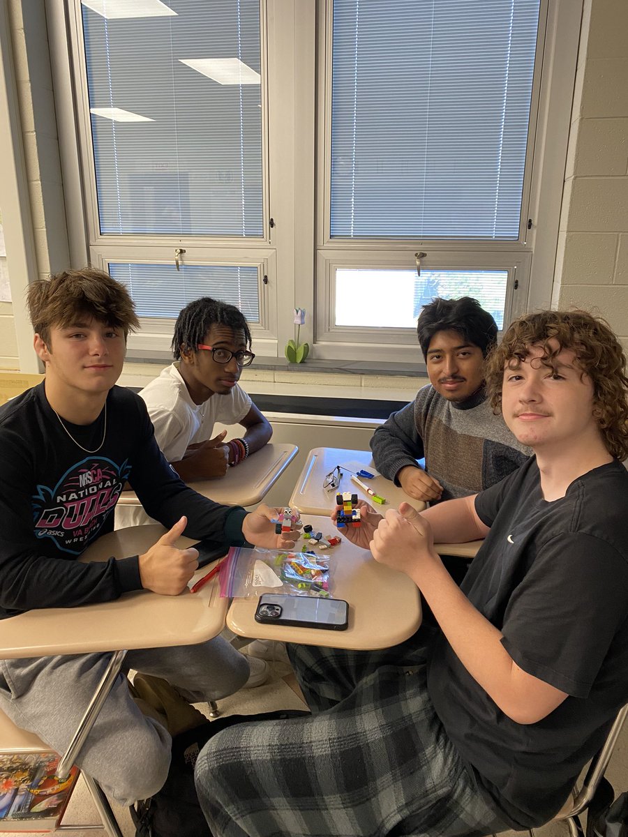 mrsfranchetti's tweet photo. Using Legos to understand the scientific method in Psychology! https://t.co/ePNBNjTtFF