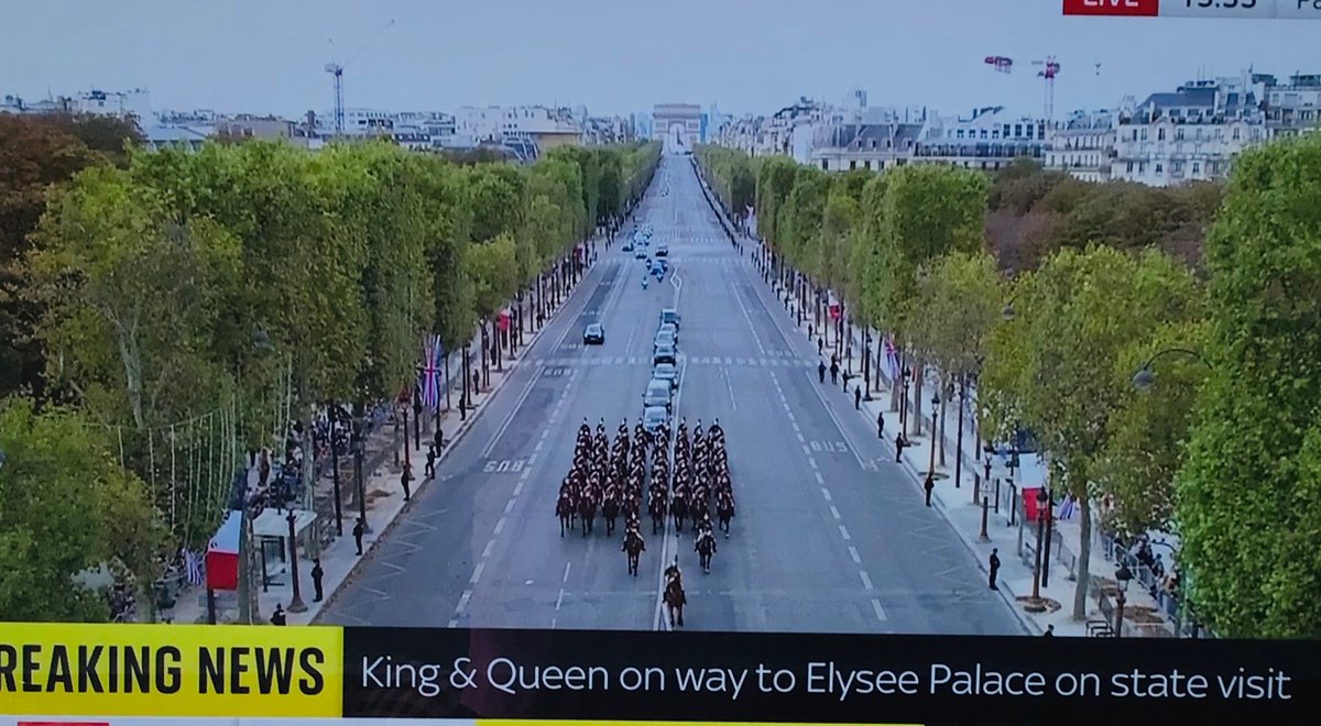 Countries can thrive, do pageantry and attract tourists, without the expense of a #RoyalFamily.
#France 
#AbolishTheMonarchy 
#NotMyKing 
#Costoflivingcrises