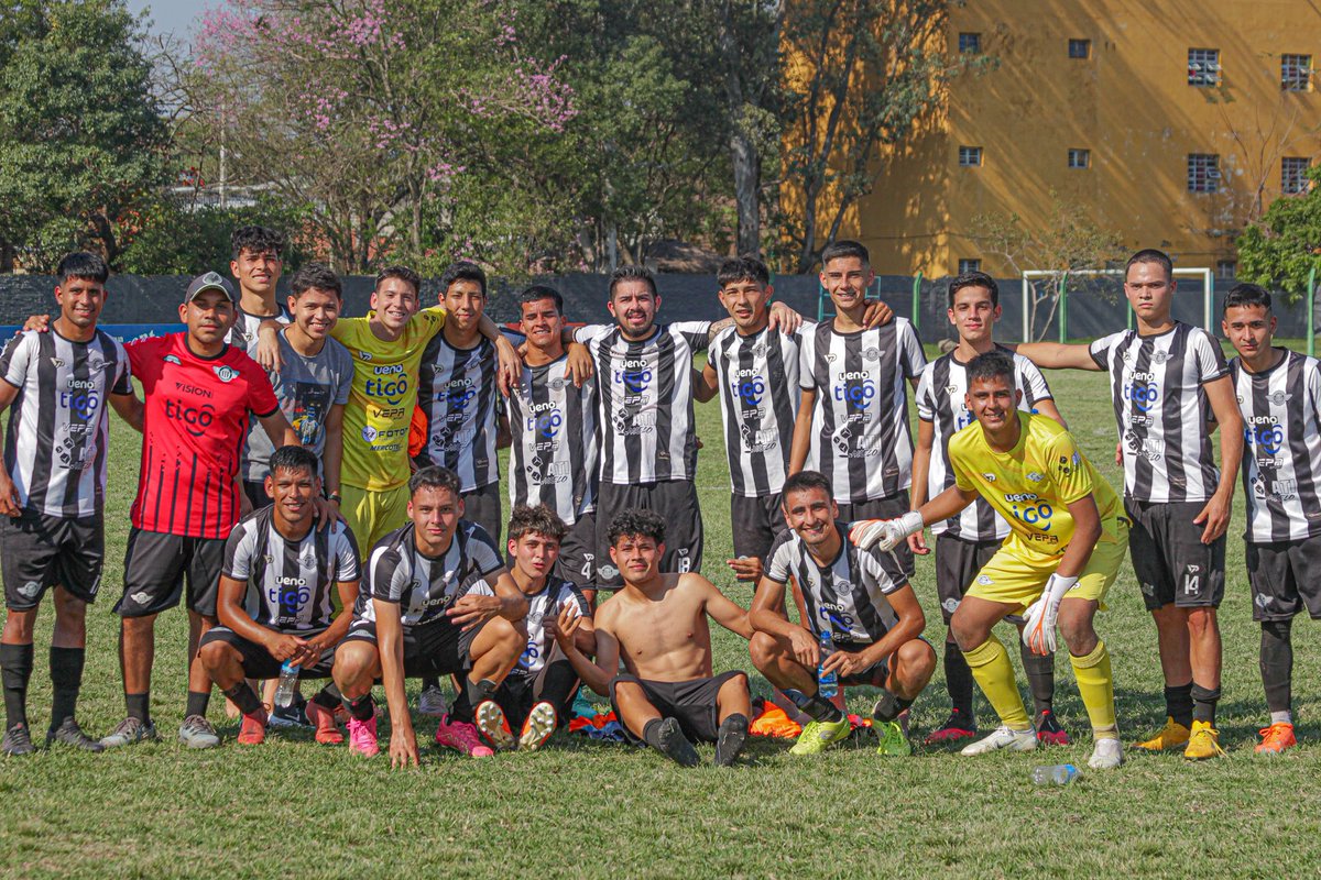 FECHA 18

RESERVA

Imágenes del encuentro ante Atlético Juventud. El 
encuentro culminó con el marcador 2-1.

PILCOMAYO 2-1 ATL. JUVENTUD

Goles
Darío Díaz x2

¡VAMOS PILCO!
¡SOMOS PILCO!

#somospilco #pilcomayo #clubpilcomayo #reserva #Clubpilcomayo #albinegro #apfprimerac