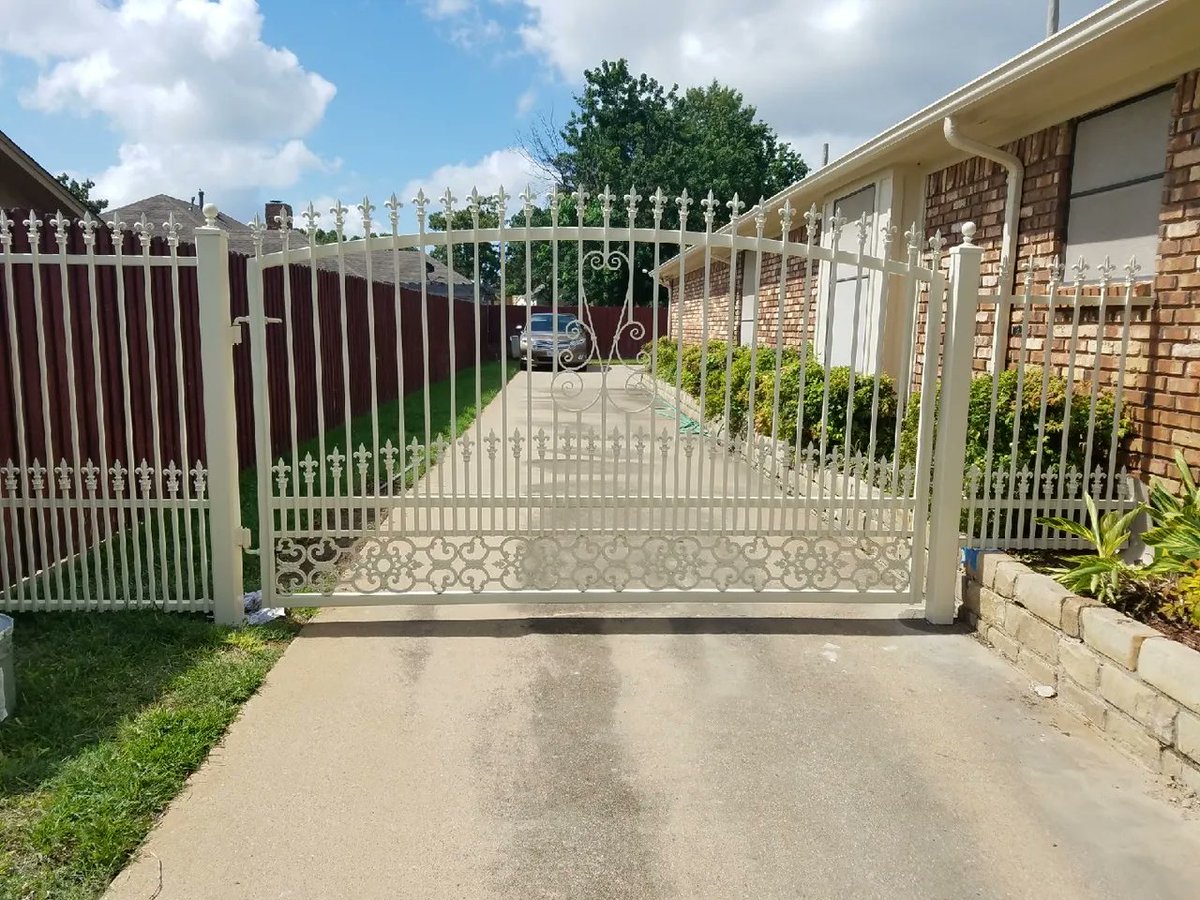 4SureGates's tweet image. The gate manufacturing industry is no stranger to trending features, one of them being smart gate openers. Could this be the best option for you? buff.ly/3Ij3lX6 #gate #gatetechnology #swinggates