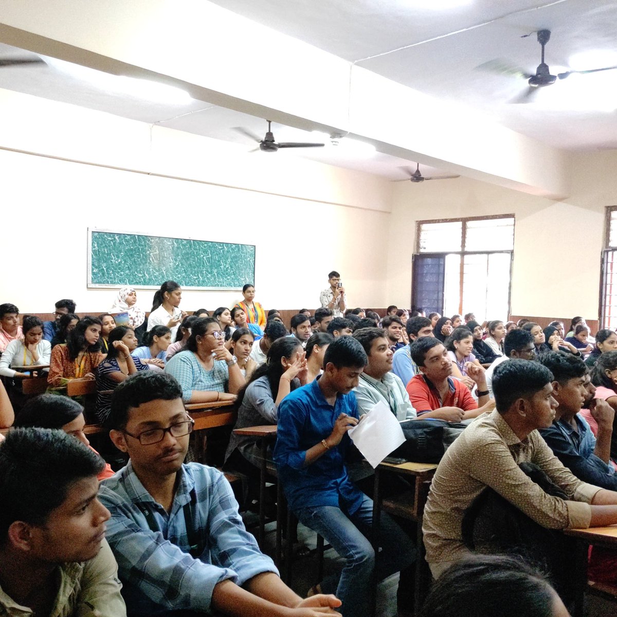POS_Muse's tweet photo. Our recent #SustainableMenstruation session was with our Muse Ratnam movie club where we had a huge turnout of inquisitive young students. 

The batch was a mix of both #menstruators and non-menstruators yet the students were equally eager to learn about the topic. 

1/2 https://t.co/n0Tr0k4YRJ
