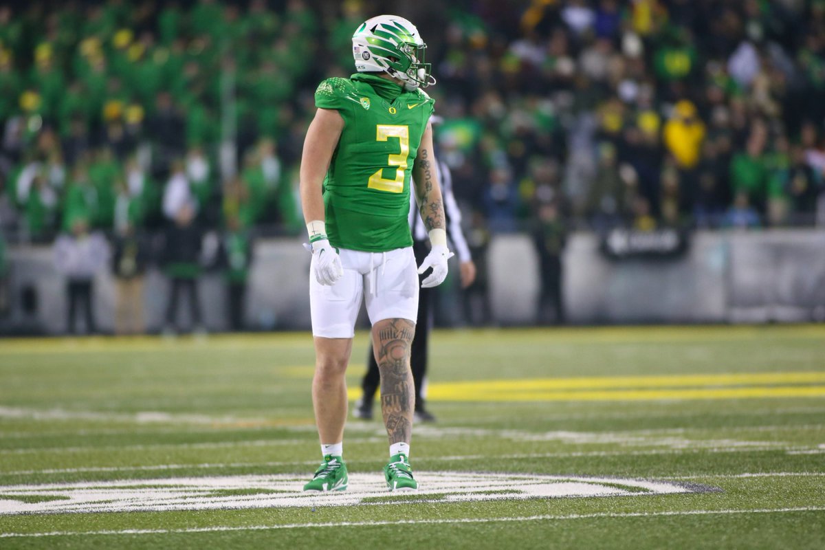 keepitbuffs's tweet image. Oregon offensive players to watch vs Colorado
QB Bo Nix
RB Bucky Irving
RB Jordan James
WR Troy Franklin
WR Tez Johnson
WR Traeshon Holden
WR Gary Bryant Jr
TE Terrance Ferguson
Perfect test for our defense ! 
#BeatOregon #SkoBuffs🦬