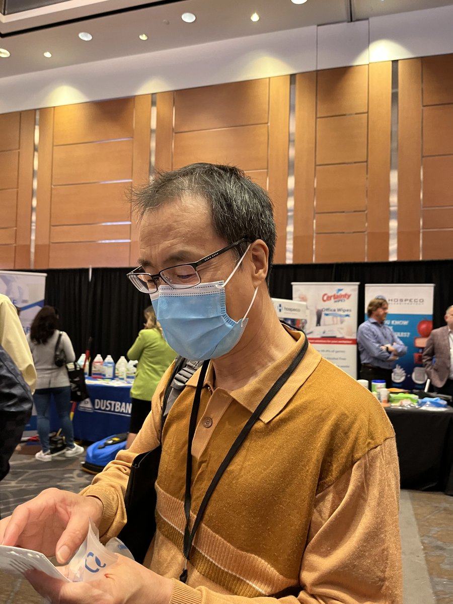 CanadamasQ's tweet photo. Not all masks are created equal! Think of respirators as your personal air filter—keeping YOU safe from particles and vapors. Surgical masks? They're the courteous way to keep your germs to yourself! #MaskUpRight #Knowthedifference https://t.co/7BFe1NttxE