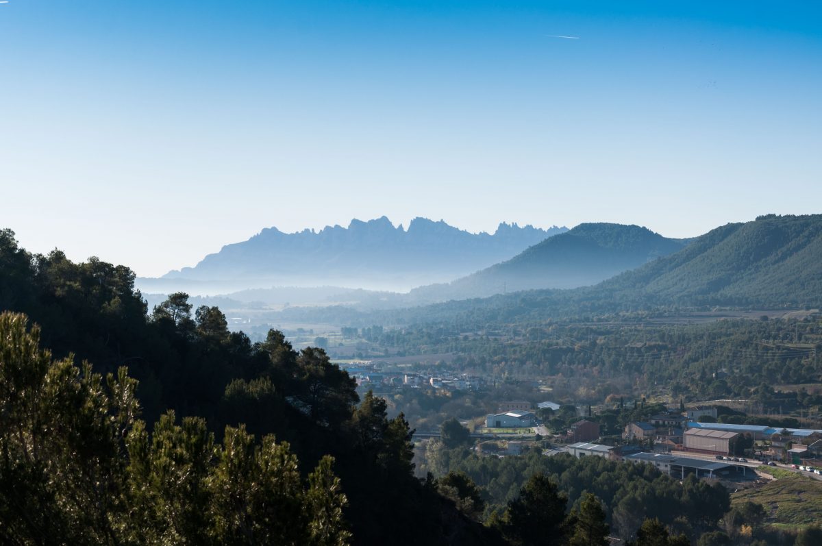 Geoparc's tweet photo. 📍 Callús es troba a la Vall del Cardener, a poca distància d'un espai natural excepcional que és la Serra de Castelltallat. Ens acompanyeu en aquesta #georuta?
👉 https://t.co/l2zacB0Nmg

#geoparccatalunyacentral #trepitjaelgeoparc https://t.co/dnFaJmhtVE