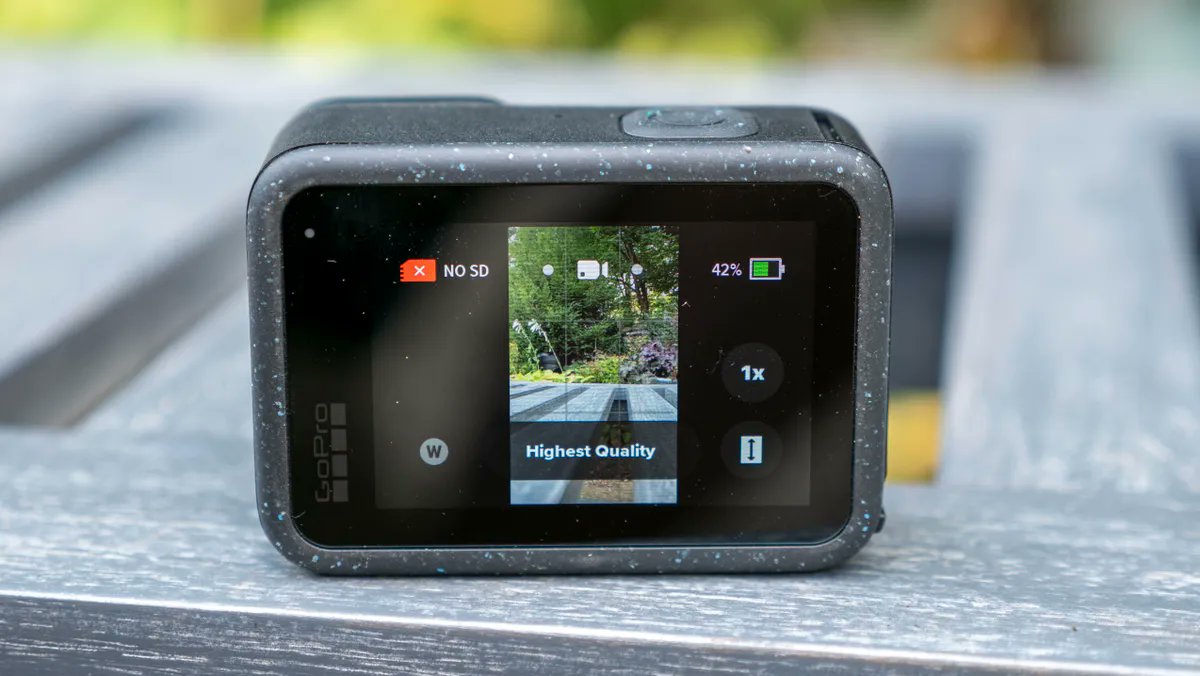 Hi @GoPro ! Will you release an update version of the Bones, with the last functionality of the GoPro 12 ? Mostly the horizontal/vertical switch with horizontal camera