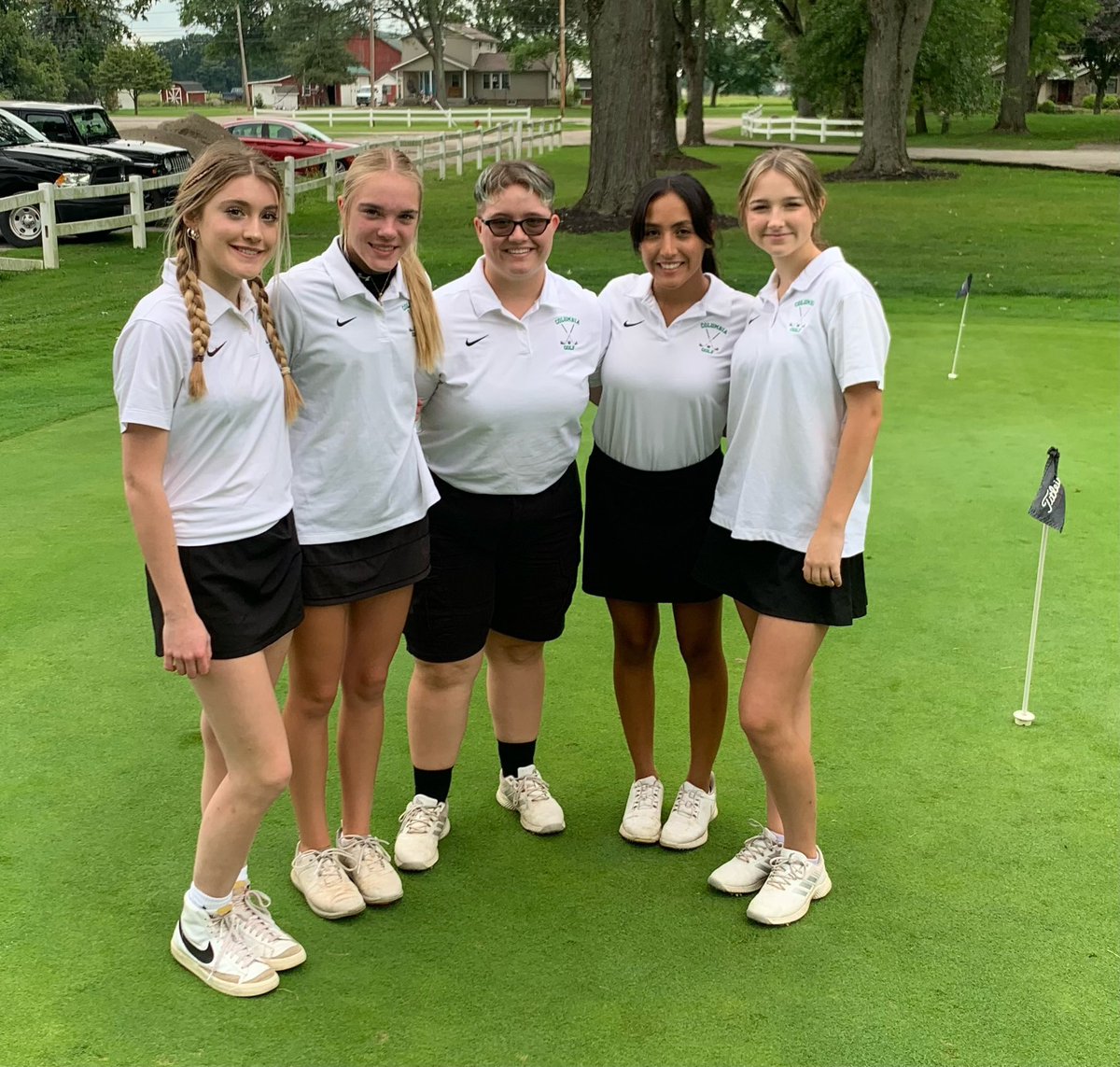 It’s SENIOR NIGHT!! These 5 will play their last home match at Pinebrook tonight against Wellington. We are so excited to see what their futures hold! ⛳️💚