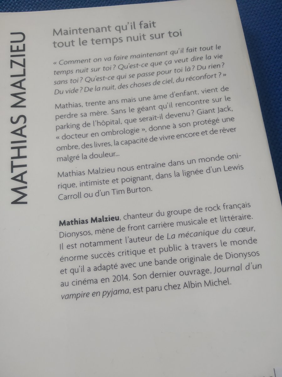 ProfDocCurieux's tweet photo. Il n'est pas encore Nobelisé (Dylan l'a bien été... 😄-ironie-), mais son éclectisme artistique est épatant . Ce livre poétique de @MathiasMalzieu sur le deuil rejoint aussi la valise "3e - Se raconter" du #CDI, dans l'espoir de faire découvrir l'auteur aux élèves. #ProfDoc 2/3 https://t.co/npbMPtCHj7