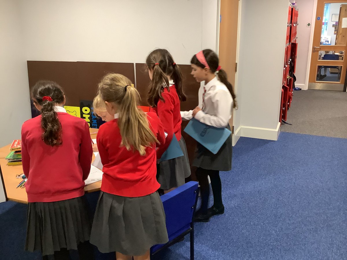 Barfordstpeters's tweet photo. Year 4 have been investigating different sound sources around our school. It was hard as every class was working very quietly! #bspScience https://t.co/Nxqs3Ttsi8
