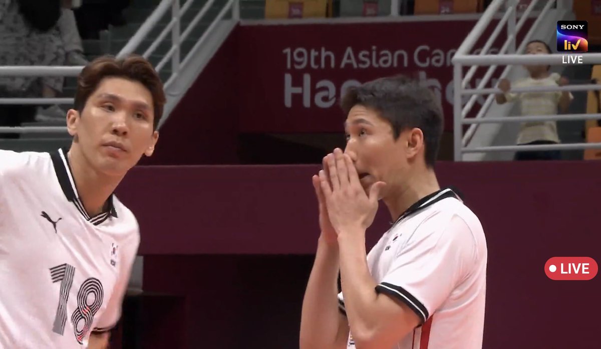 Huge Upset alert!🚨 
🇮🇳 Indian men’s volley 🏐 ball team have defeated 2018 Asian games silver medalists & #4 seeds South Korea 🇰🇷 in 5 set thriller to finish the top of the group! 

Match lasted for 2 hr 38 mins 🥶

With this win, India may face #ChineseTaipei on Friday for QF