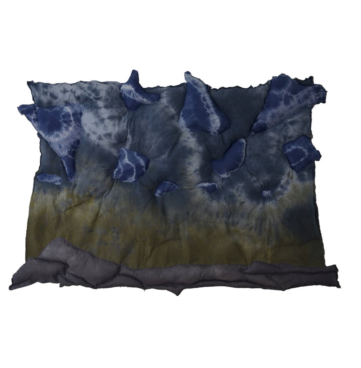 5stitch's tweet photo. Last nights raindrops became whispers of sleep 🌚

Midnight Sky
2020
Textile
67" x 7” x 46"
Super stuffed, Hand dyed textile waste, reused fiberfill, fiber stabilizer, thread.
#ClimateAction #ClimateWeekNYC https://t.co/TBMW5FX3XO