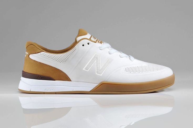 Selamat ulang tahun, Bokuto-san. Tetaplah menjadi keren seperti biasanya. Aku selalu mendukungmu.

<a href="/12_MSBY/">️️ ️️ 𝑩꩜𝑲𝑼𝑻꩜</a> <a href="/EnergicHowl/">Bokuto Kotarō</a> <a href="/theworldsace/">BOKUTO KŌTARŌ</a>

P.S: pasangan sepatunya dijual terpisah.