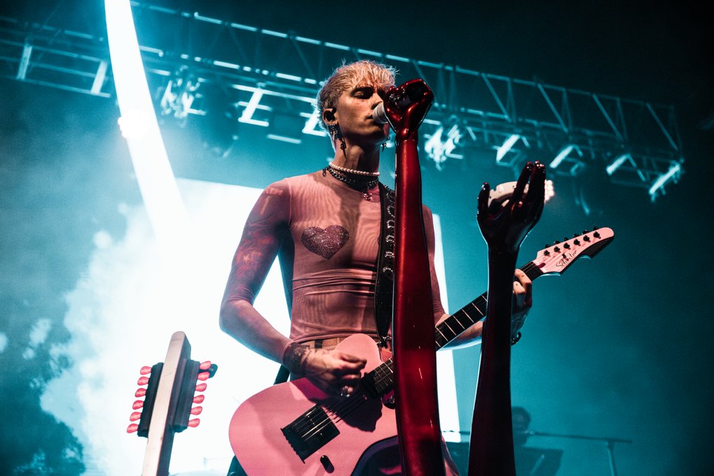 KeynoteMusic_'s tweet photo. MACHINE GUN KELLY WENT HARD AT HARD ROCK LIVE IN ATLANTIC CITY 

Article and photos by Elis https://t.co/B3AMptSqvY https://t.co/WvivjsN8nR