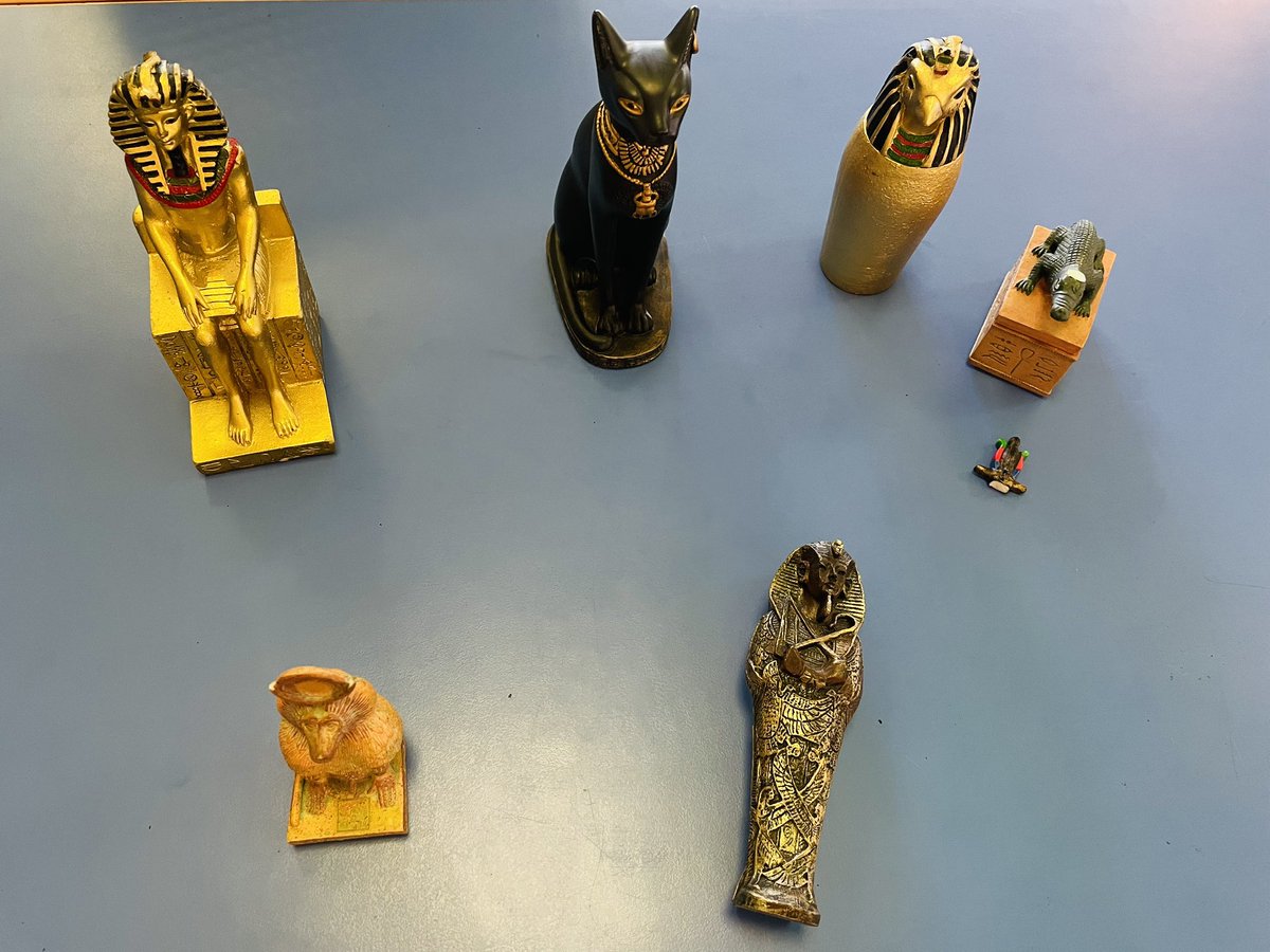 “Oh, that’s what is was used for!”. Students of Year 4 looks at the miniature versions of the artefacts from ancient Egypt. Later they inferred by looking at the texts from the library books. <a href="/SaigalRidhi/">Ridhi Saigal</a> <a href="/TBS_Delhi/">TBS Delhi</a>
