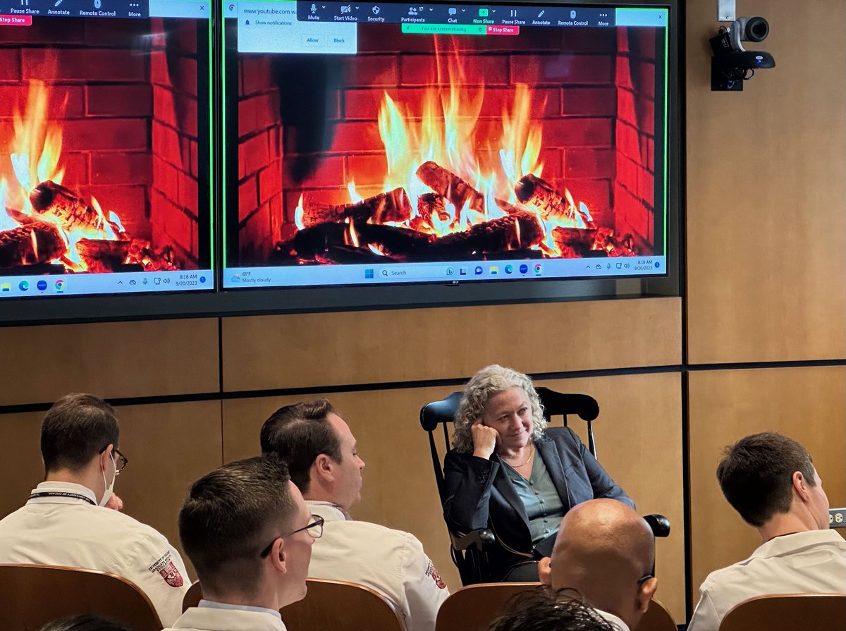 An honor to have Dr <a href="/AuroraPryor/">Aurora Pryor, MD, MBA</a> as the 49th Annual Strauss lecturer at <a href="/uchicagosurgery/">UChicago Surgery</a>. And a fireside chat with youtube yule log with our <a href="/uchicagosurgres/">UChicago Surgery Residents</a>.