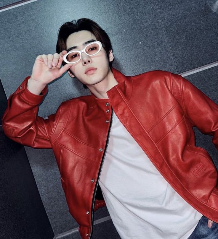 hello, I’m hiro and looking for interactive moots 

- he/him 
- not new to #stantwt #kpoptwt
- nct, newjeans, twice ,enhypen,svt
- any fandoms :)

♡ / ↻ are very appreciated