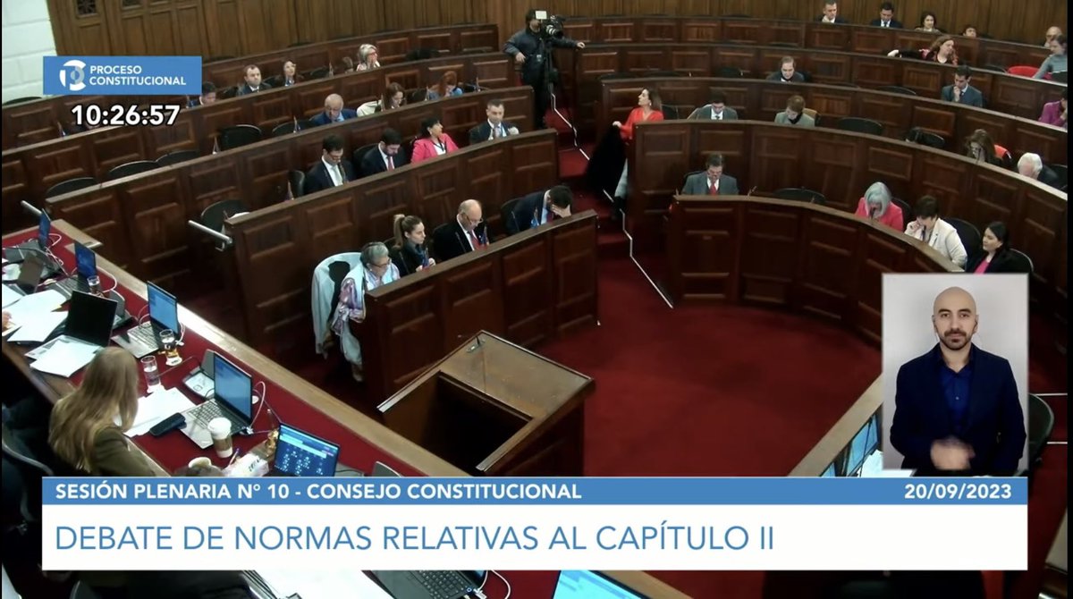 Hoy se votan en el #ConsejoConstitucional temas que son fundamentales. Es de esperar que no se repita lo que vimos la semana pasada donde 4 consejeros de CHV no respetaron los acuerdos plasmados en las llamadas unidades de propósito. Hoy se puede enmendar el camino. Quizás mañana
