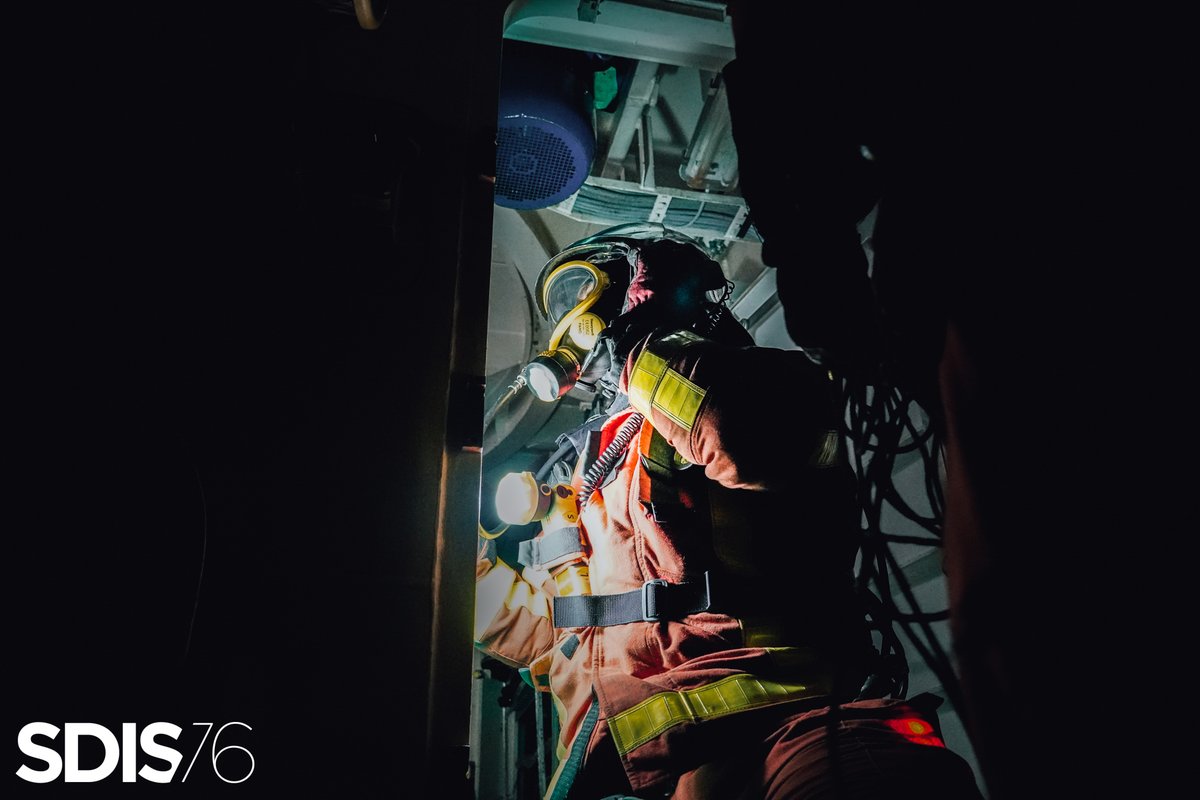Sdis76's tweet photo. Stage des spécialistes des interventions à bord des navires de niveau 3
#IBNB3
Merci à nos partenaires qui nous permettent de nous exercer dans des conditions proches du réel ! https://t.co/F090MoBQby