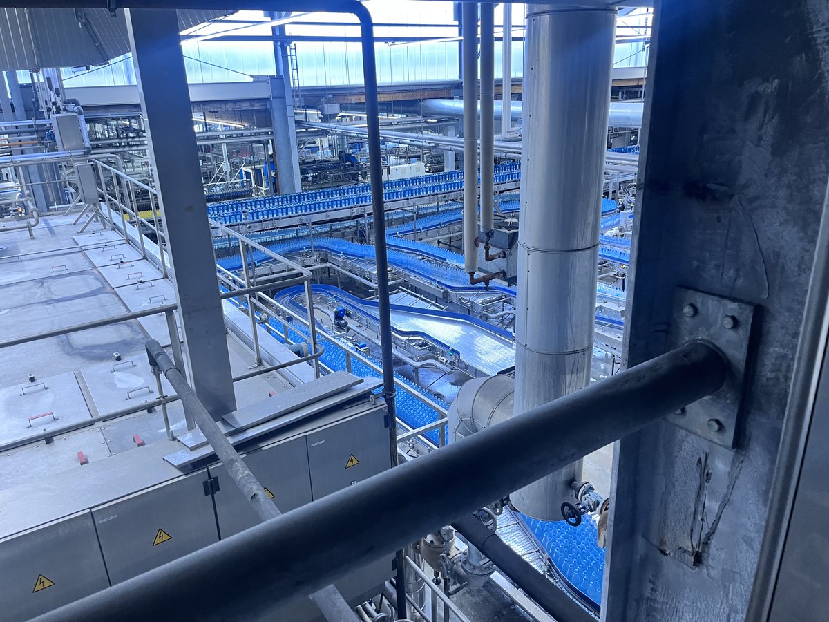 reloop_platform's tweet image. 🌍Reloop&apos;s Europe #Reuse Tour: German Highlights🇩🇪

Day 1 showcased the life cycle of a #refillable mineral water bottle, from production to supermarket shelves, while Day 2 provided insights into brewery beer washing and filling lines.

Stay tuned for more from our journey!🌱