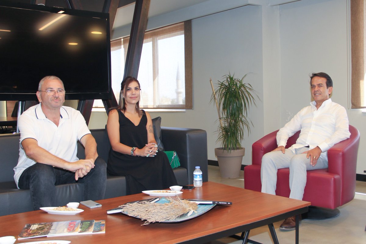 Başkanımız Ali Çandır, Nasıl Bir Ekonomi Gazetesi Antalya Temsilcisi Duygu Şahin ile Gazeteci Fikri Cinokur'a verdiği röportajda, Antalya tarımı ve ekonomisini değerlendirdi.