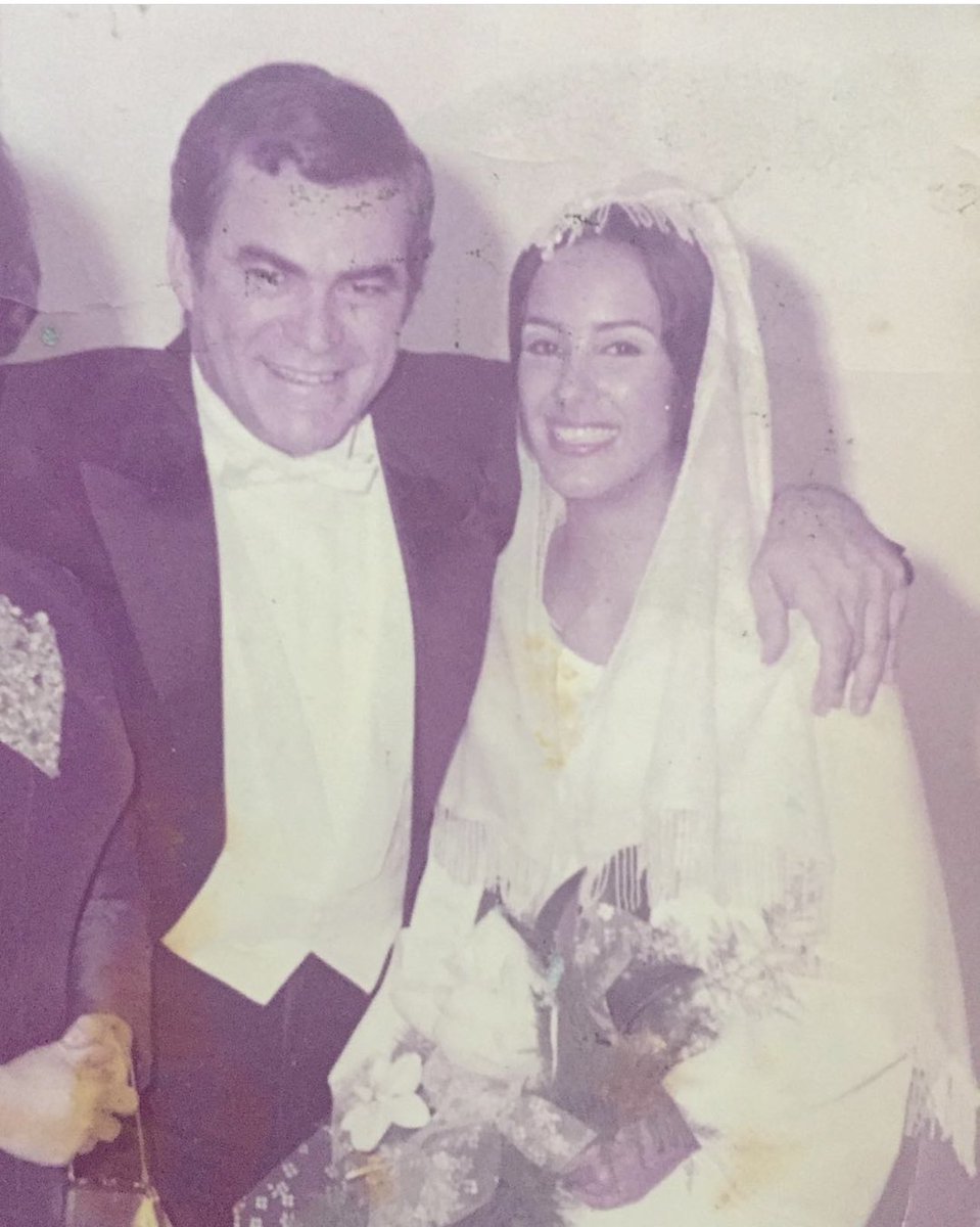BDELAFON's tweet photo. @rafa_abreu68 @juanborrelli Mi mamá el día que se casó con mi papá https://t.co/J5pu85Ooci