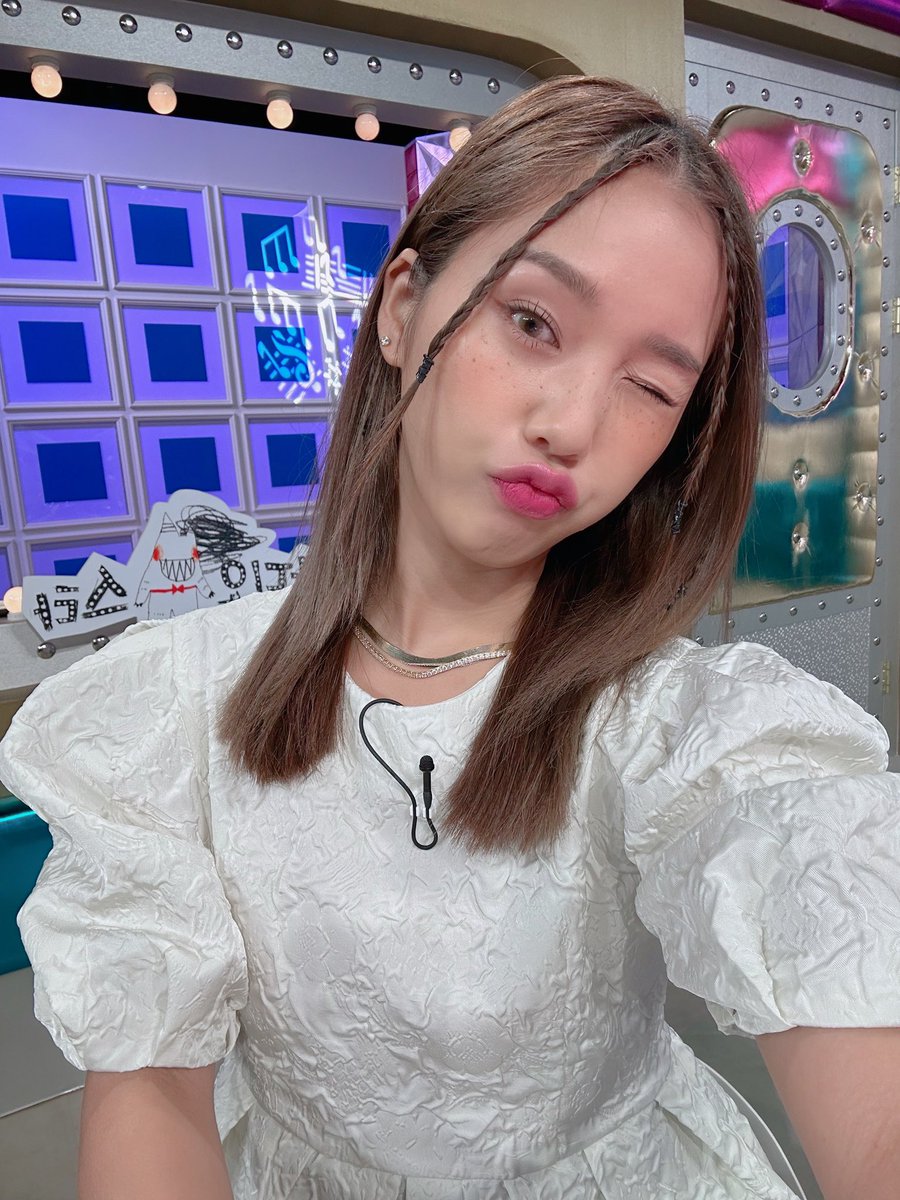 [#OHMYAir] 'MBC 라디오스타'에 #미미 가 출연합니다 🔥
미미와 수요일 밤을 함께 보낼 크리 여러분들 지금 바로 라디오스타에서 만나요 😆

#오마이걸 #OHMYGIRL #OMG