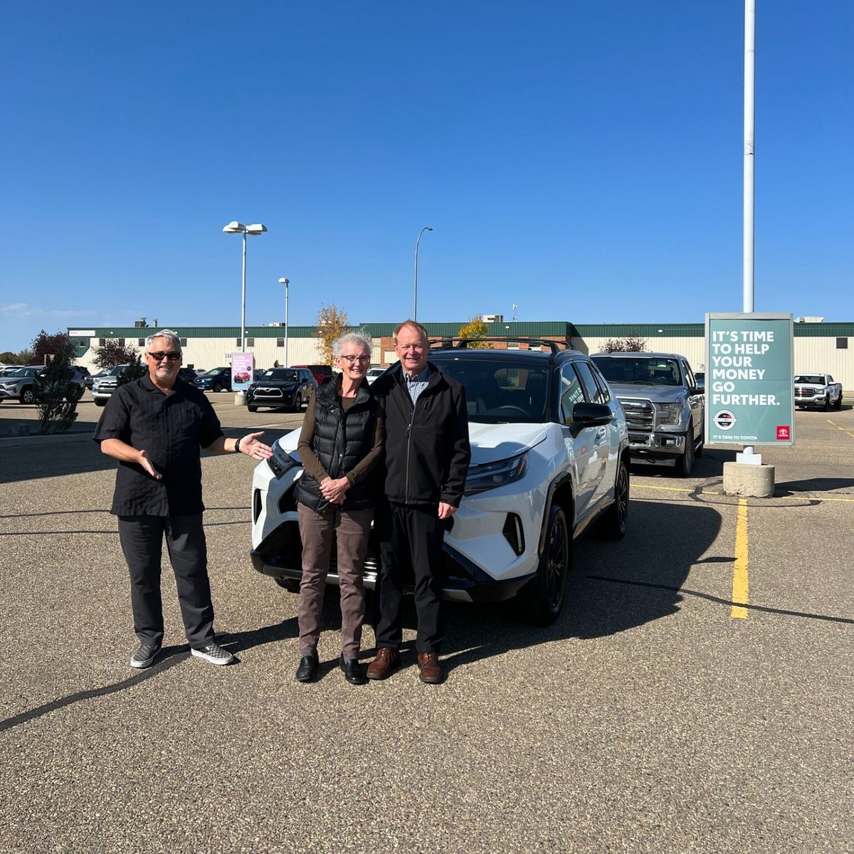 Bernie sent off another 2023 RAV4 XSE Hybrid Tech Package with James and Jean! Enjoy the new wheels, saving money at the pumps and thanks for choosing Red Deer Toyota.

#rdtoyota