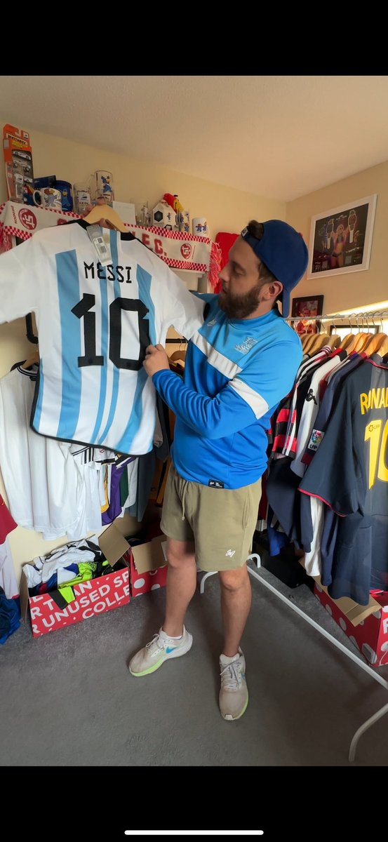 Live tonight on Tilt! Plenty stunners and buyers giveaway returns with a Messi Argentina shirt! 19:30. Be there.

link.tilt.app/v9ZS