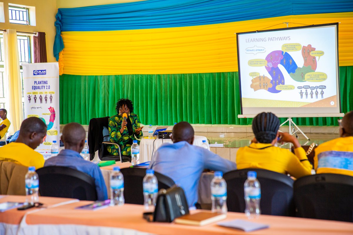 PlanRwanda's tweet photo. π©βπ¦βπ¦We kicked-off our #PlantingEquality 2.0 training on #GenderAwareness to the members of @RwandaWomen & Inshuti z'Umuryango in @GatsiboDistrict today.
Our aim is to advance gender transformative work, via Getting It Right for Girls & Boys, @PlanGlobal action learning programme. https://t.co/6DbjfKixBW