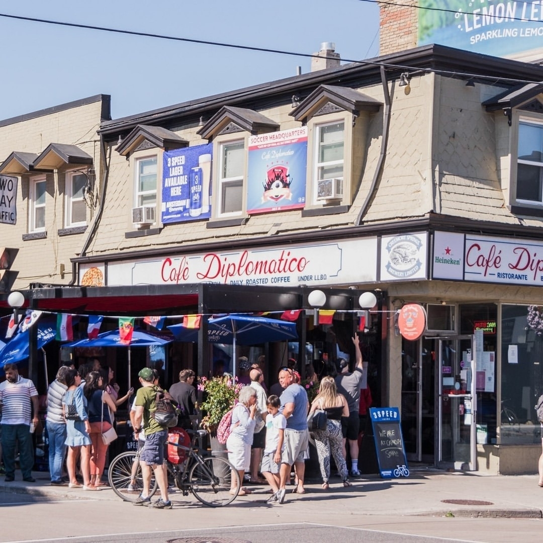 Did you know? You can order @CafeDip for takeout! ⁠🍕🍝🥪 Located on the corner of College and Clinton, you can stroll down to Trinity Bellwoods Park with your takeout meal! 

#tolittleitaly #littleitalytoronto #tiamolittleitaly #cafedip #visitlittleitalytoronto⁠