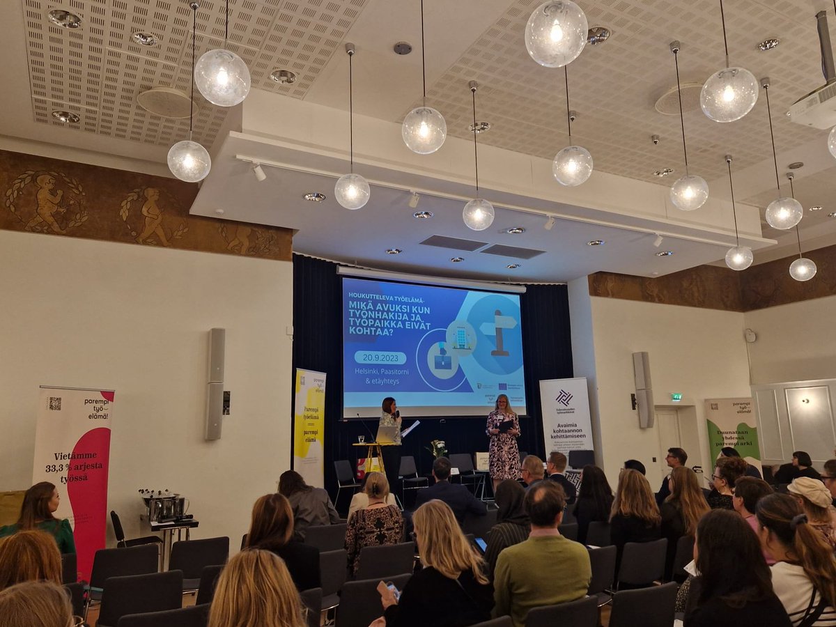vvklubi's tweet photo. Hankkeemme edustajat mukana Houkutteleva työelämä -tilaisuudessa Paasitornissa. Mielenkiintoisia pohdintoja kohtaannosta ja tulevaisuuden työmarkkinoilta. Inhimillisellä pääomalla on voimaa👏
#houkuttelevatyöelämä #työ #parempityöelämä #maahanmuuttajatöissä #inklusiivisuus https://t.co/EOcH5VaGN7