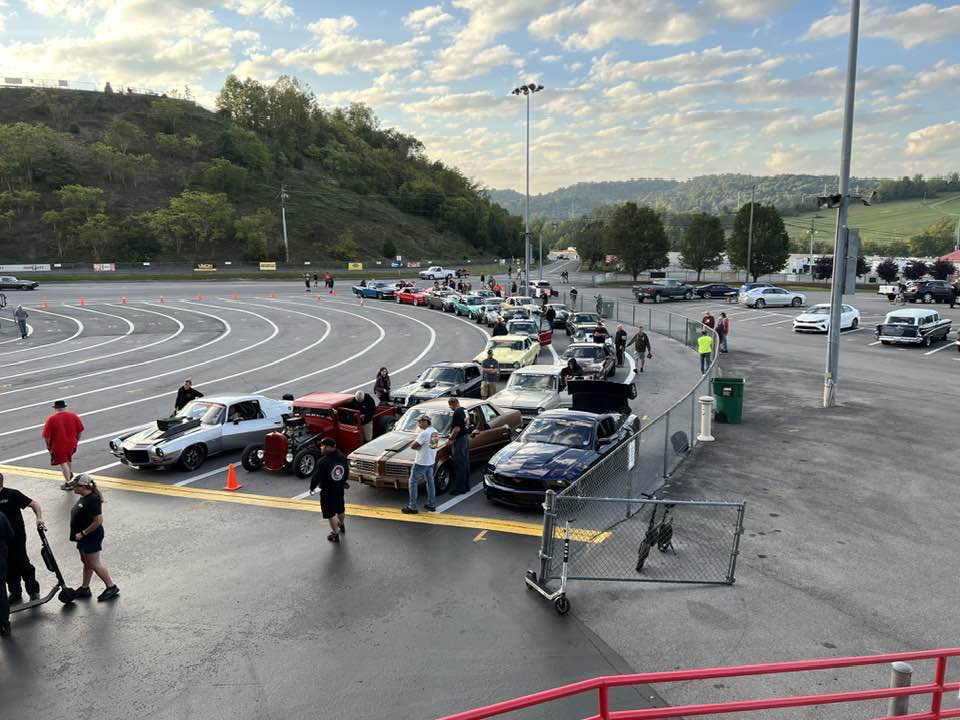 COMPCams's tweet photo. HOT ROD Drag week rolls into Thunder Valley today!!!
Our team is on site and ready for this one...
#hotrod #dragweek #hotroddragweek #dragrace #thundervalley https://t.co/9BX1LgxPaQ