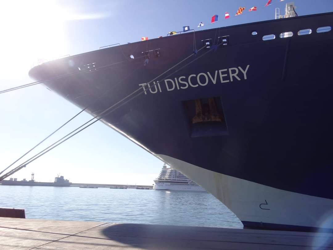 nauticallyspeak's tweet photo. Marella Cruises #MarellaDiscovery as #TUIDiscovery back in 2017 in a warm and sunny Palma de Mallorca.
Have you sailed on her? We did when she was #SplendouroftheSeas with @RoyalCaribbean in 1997.
#marella #tui #discovery #splendour #palma #mediterranean #nauticallyspeaking https://t.co/hjJxhEqo77