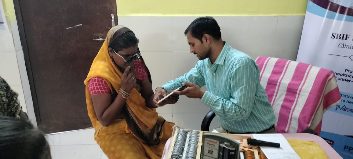 PPHF_Global's tweet photo. 2 day eye-camp organized by @PPHF_Asia in Baran, Rajasthan, concluded today.  460 individuals received #eyeexaminations.  The #healthcamp is part of #sbisanjeevani supported by @SBI_FOUNDATION &amp; @_sbisecurities. #Gratitude to the #doctors of Health Deptt for their #support https://t.co/nwus6rdWiL