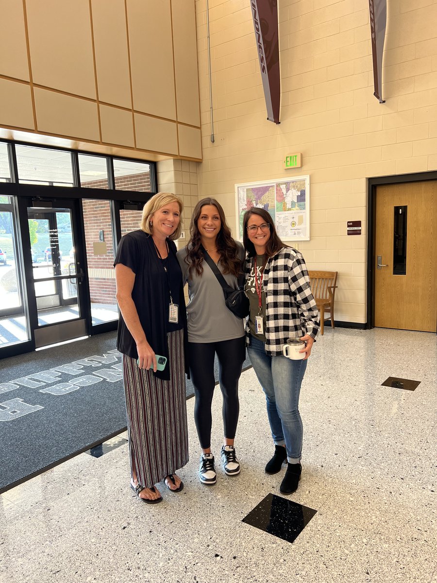 WeaRidgeMS's tweet photo. Great start to the day!  Thank you to @PurdueVB players Chloe and Emily for greeting our students as they entered the building this morning.  Great to welcome back one of WRM's all-time greats @ChicoineChloe.  Once a Husky, Always a Husky!
#StartWithHello 
@TSCSuper @eemilyras https://t.co/xYDWmywzYE
