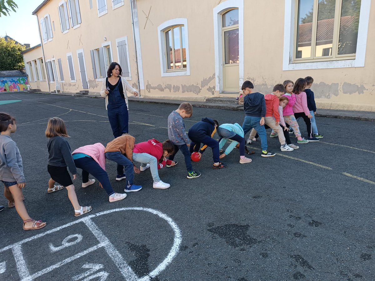 usep_79's tweet photo. A Pioussay, Rom, Lezay, Chenay ou encore Sepvret, les enfants font aussi leurs jeux lors de la #JNSS2023 !

@usepnationale @acpoitiers @DSDEN79 @G24acpoitiers @MathiasLamarqu @BndicteRobert https://t.co/0YAxrGjCOF