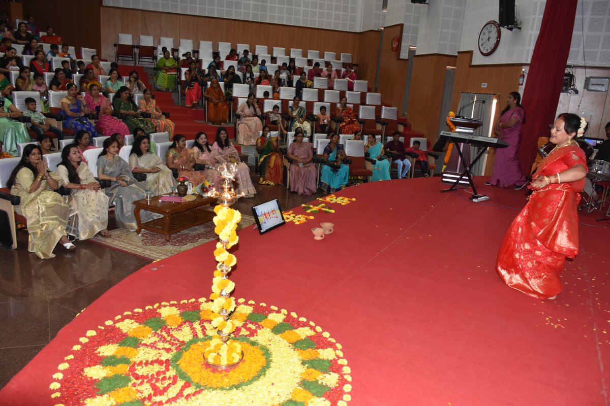 BSF_CEDCO's tweet photo. #BWWADay was celebrated at this institute in style, with exceptional display of dance and songs by #BWWA members. Smt Elizabeth Eapen, BWWA President, CEDCO #BSF graced the occasion, awarded the winners of various events organised during #BWWAWeek & felicitated the Veeranganas. https://t.co/AhWO0HsqER